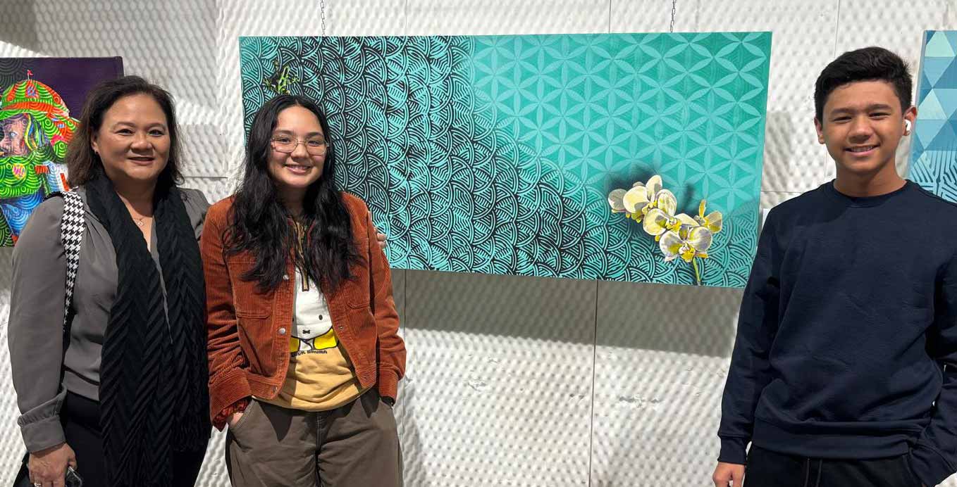 painting at show