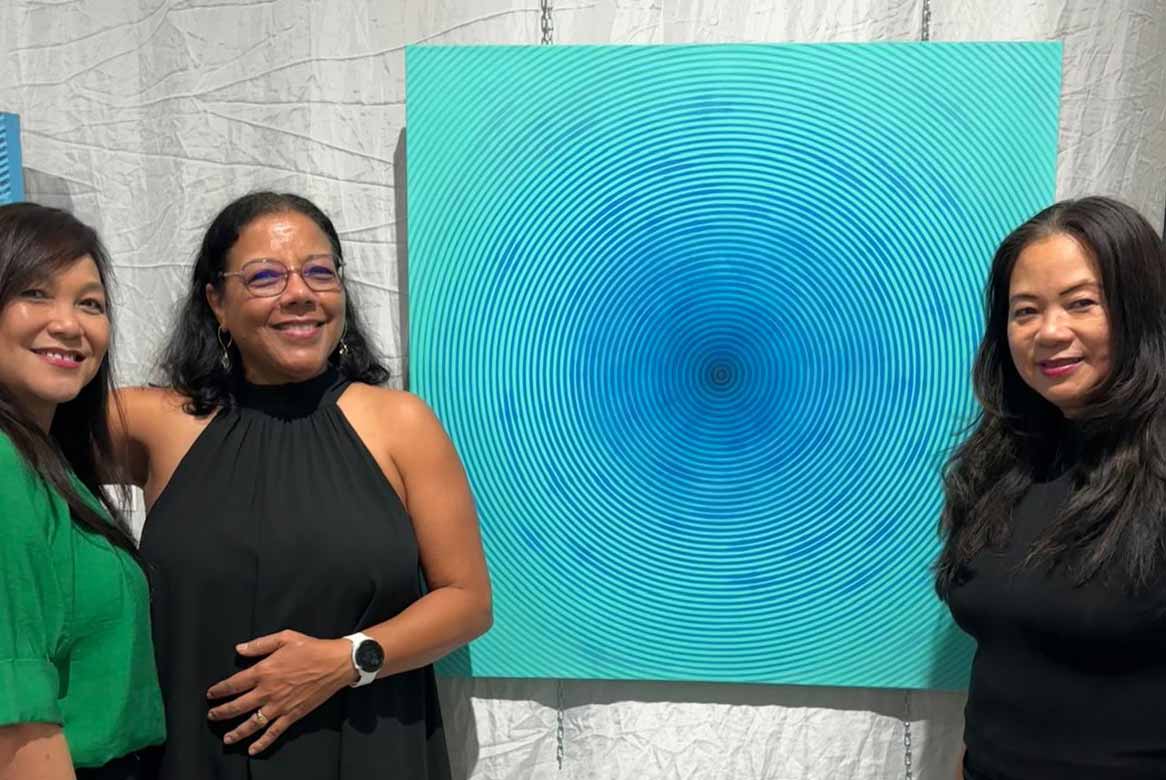 painting at show