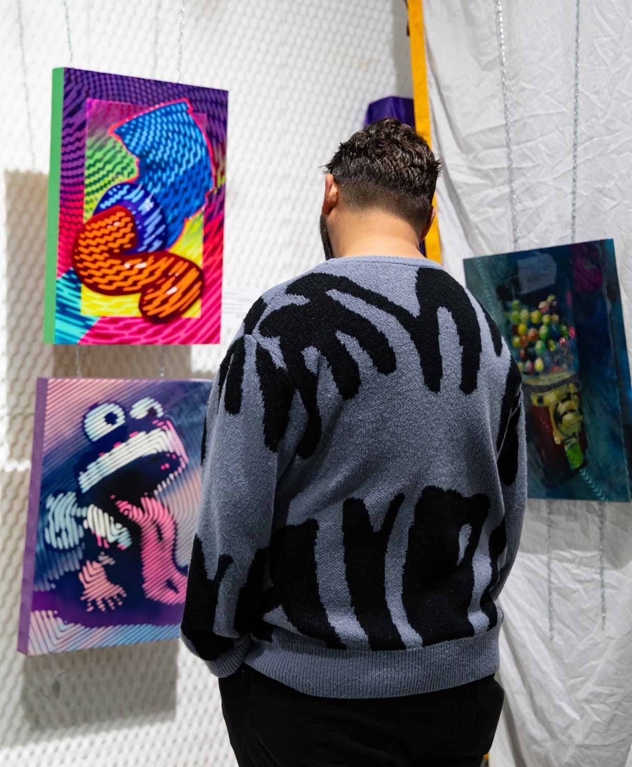 painting at show
